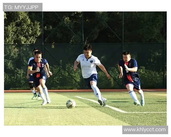 伊朗男足与韩国男足激战正酣谁将赢得这场亚洲足球巅峰对决